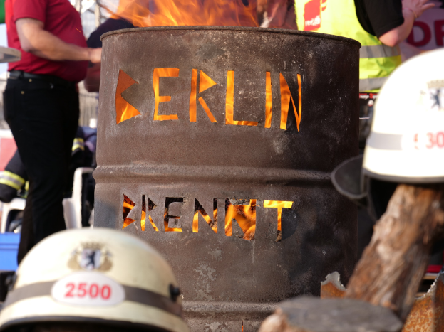 Feuerwehr Nürnberg: Kick-off-Event zum 150-jährigen Jubiläum der Nürnberger Berufsfeuerwehr bei perfektem Wetter - Erste offene Bayerische Meisterschaften in Nürnberg