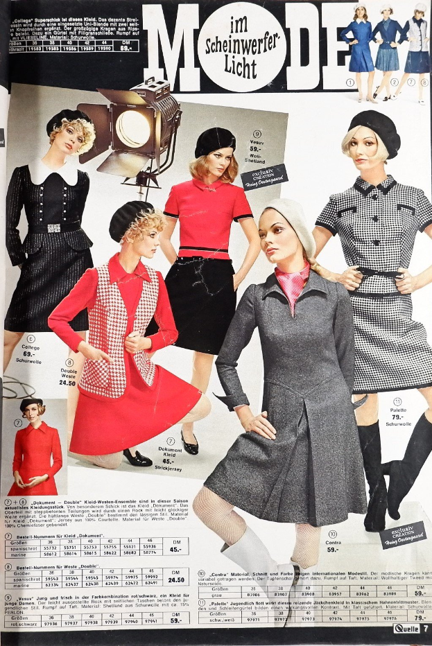 Ein 'Vogue 7'-Magazincover mit einer Reihe von Frauen in verschiedenen Kleidern und Hüten, beleuchtet von einem Licht, umgeben von Text und Zahlen.