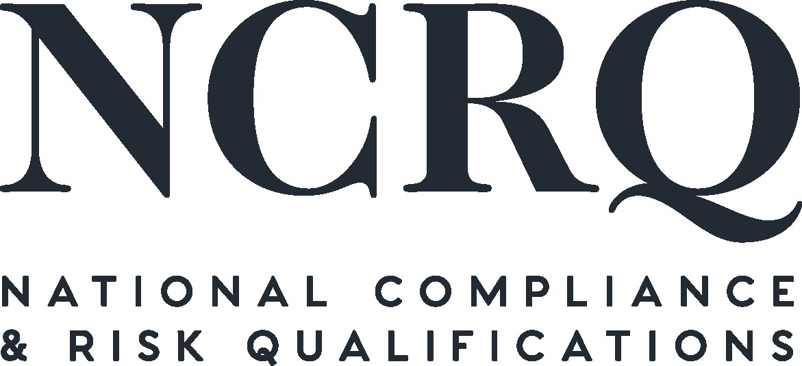 Weißer Hintergrund mit zentrierter fetter schwarzer Schrift "National Compliance & Risk Qualifications" in einer modernen Schriftart, eingerahmt von einem schmalen schwarzen Rand.