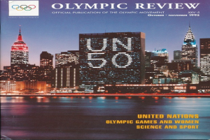 Ein Buch mit dem Titel "Olympische Spiele Offizielles Publikationsorgan der Olympischen Bewegung" mit einem Stadtbild auf dem Cover, das Gebäude, Lichter und Wasser zeigt und den Text "Vereinte Nationen Olympische Spiele und Frauen Wissenschaft und Sport" trägt.