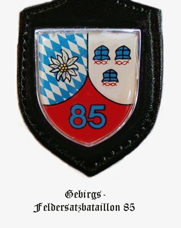 Ein Abzeichen mit der Nummer 85, das die bayerische Fußballmannschaft repräsentiert, mit deutscher Schrift darunter.