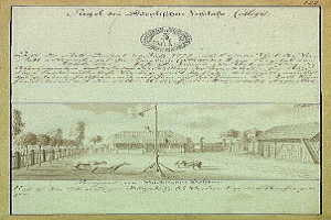 Ein historisches Dokument mit einer Straßenszene, die einen Fahnenmast, Gebäude, Bäume und einen Himmel zeigt, überlagert mit Text aus der ersten Fassung der deutschen Verfassung.