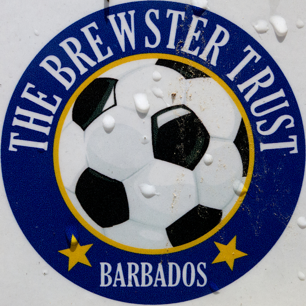 Ein Fußball-Logo mit zwei Sternen und darunter Text.