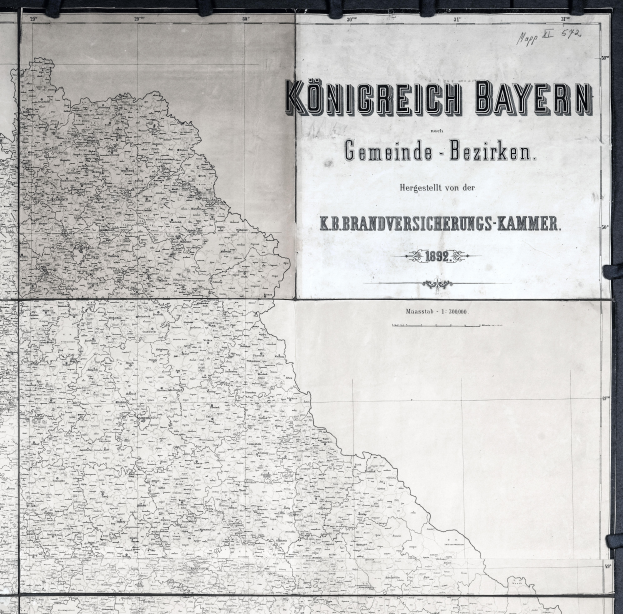 Eine detaillierte Schwarz-Weiß-Karte von Konigreich Bayern, Deutschland, die geografische Merkmale wie Flüsse, Berge und Städte zeigt, mit informativem Text.